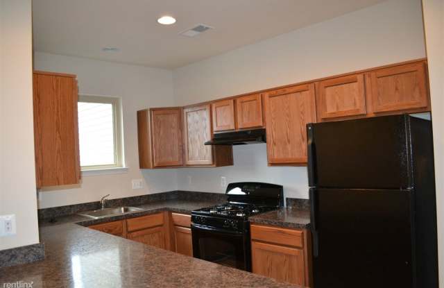 22778 Sagamore Sq Gallery 3