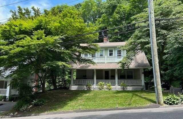 28 Soundview Road - 28 Soundview Road, Huntington, NY 11743
