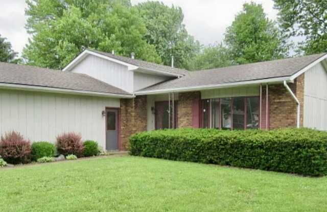 1026 Illinois Drive Gallery 2