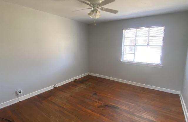 1006 4TH AVENUE photos photos