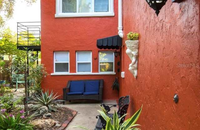 2018 BAY STREET SE - 2018 Bay Street Southeast, St. Petersburg, FL 33705