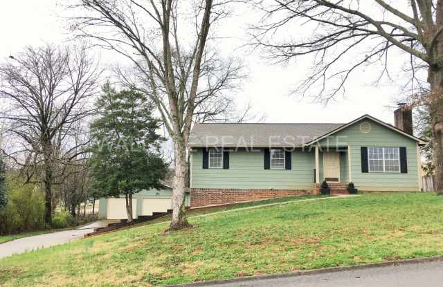 4 BEDROOM, 3.5 BATHROOM HOME IN BEXHILL! - 1102 Buxton Drive, Knox County, TN 37922