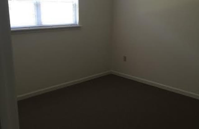 4325 Country Club Gallery 2