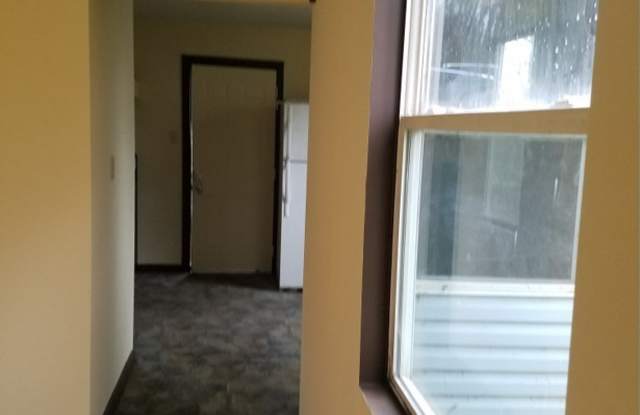 Knoxville 37915 - James White Parkway Area, 2 bedroom, 1 bath home - Contact Brad Croisdale (865) 805-9964 Gallery 4