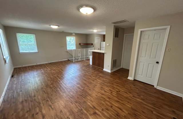 Great Studio Style Home!! Near Downtown! photos photos
