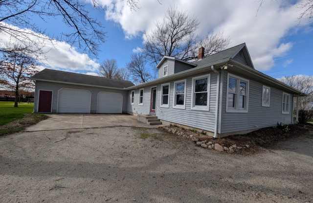 4 Bedroom 2 Bathroom House - Middlebury photos photos