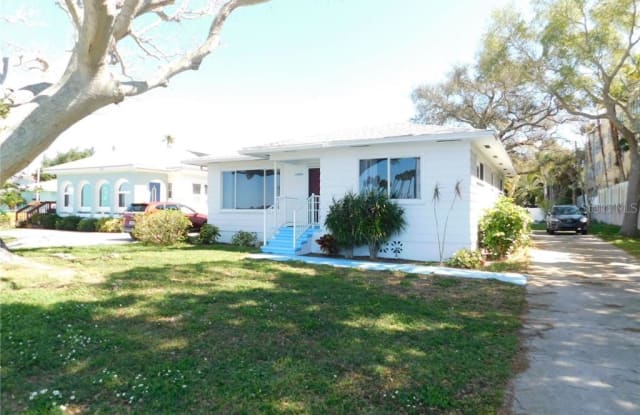 1949 EDGEWATER DRIVE - 1949 Edgewater Drive, Clearwater, FL 33755