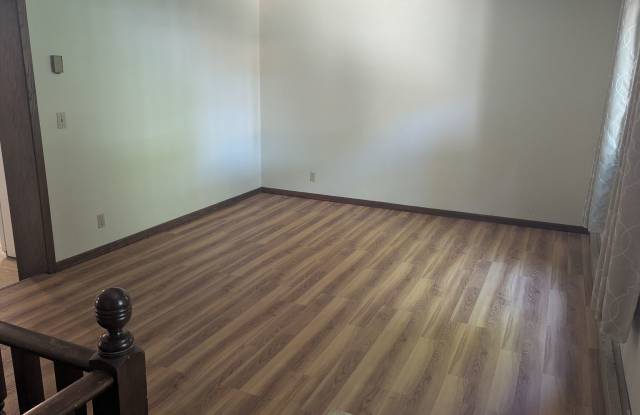 2-bedroom 1-bath home available Nov 1st! Gallery 4