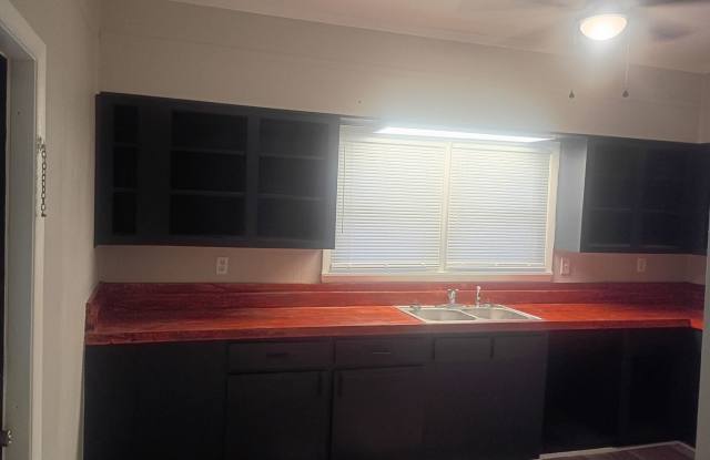2 Bed 2 Bath Newly Renovated Home Gallery 1