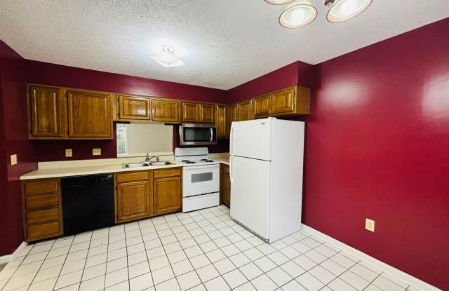 3 Bedroom 2.5 Bath Townhouse Gallery 4