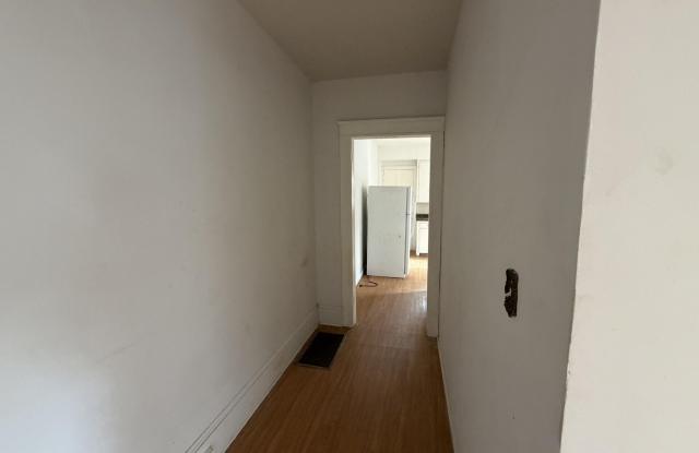 62 S Grant Street Gallery 4