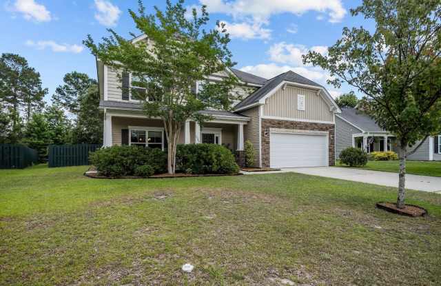The Space You've Been Looking For – 5BR Home with Massive Loft & Main-Level Primary Suite Gallery 3
