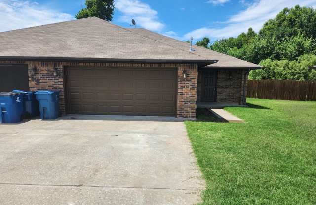 3br 2ba Duplex with 2 car garage! photos photos