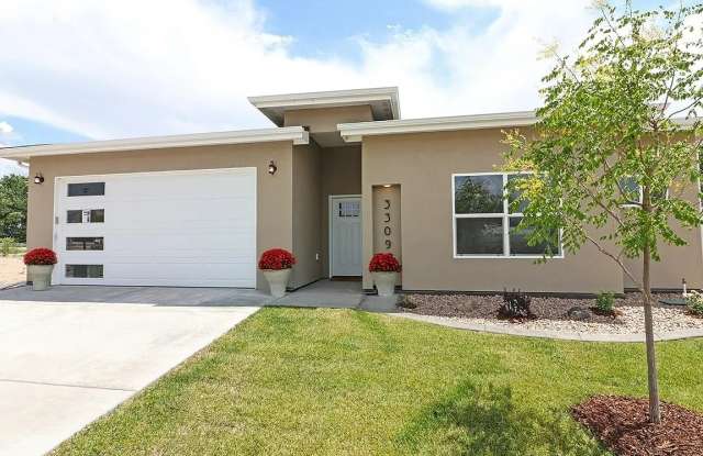 3309 Pyrus St photos photos