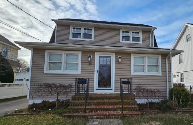20 Sylvester Place - 20 Sylvester Place, Lynbrook, NY 11563