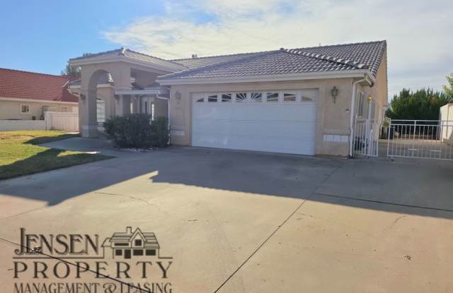 4 Bedroom 2 Bath Home in St. George-New Carpet and Paint Gallery 4