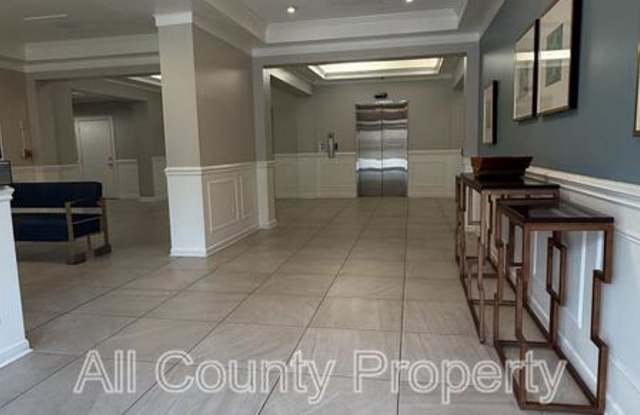 1825 Saint Julian Pl Gallery 3