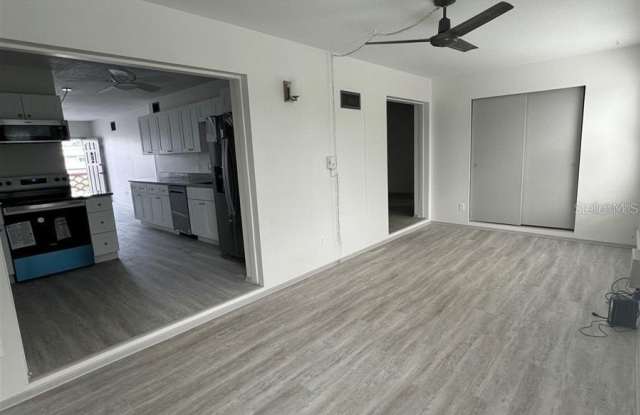 2072 AUSTRALIA Way W Gallery 4