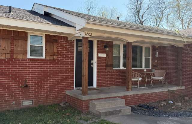 PRELEASING (3) Bed/(1.5) Bath in Core Norman Avail Late May! photos photos