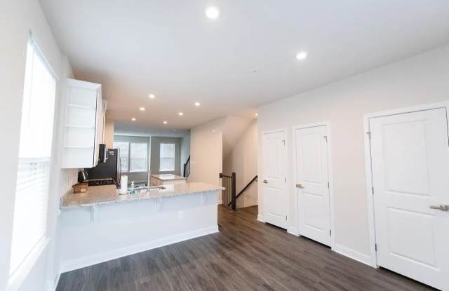 1 - 2816 Evansgreen Dr, Gallery 3