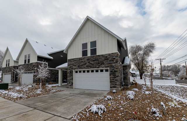 712 E Zekes Court Gallery 2