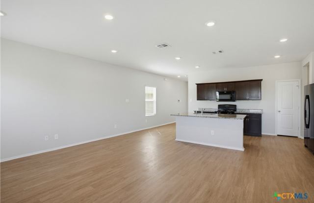 221 Calgary Lane Gallery 4