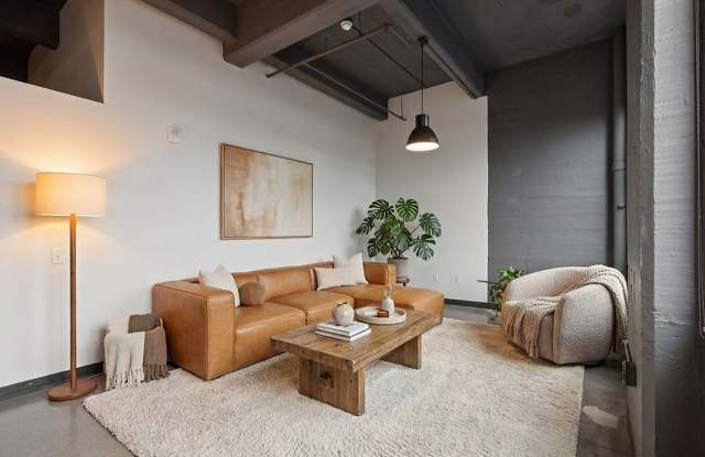 1627 on the Strip Gallery 4