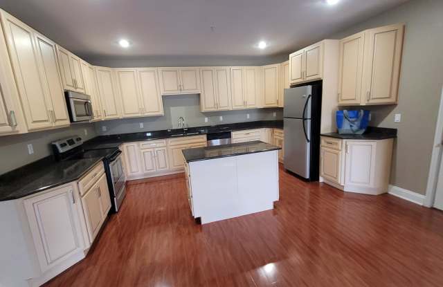 7462  Lions Gate Parkway photos photos