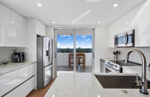 3703 NE 166th Street 701, North Miami Beach, FL 33160 - 3804 photos photos