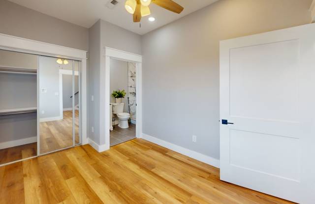 ✴️ Waitlist for Aug2027–Jul2028 Now Open! |4BR 3BA w/Private Bathrooms | Off Campus Housing UTK Gallery 2