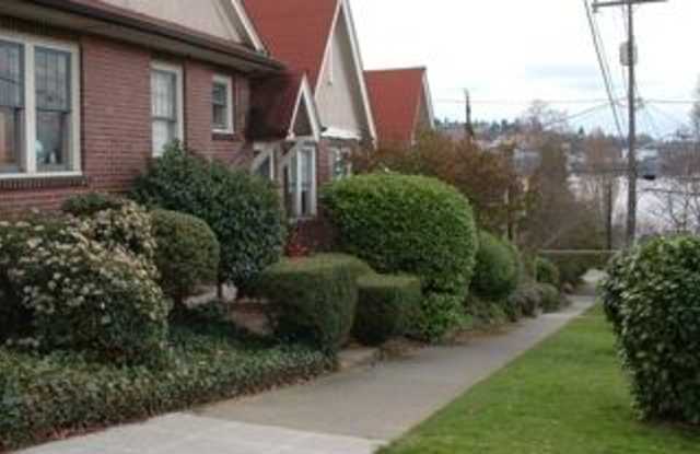 2529 Eastlake Avenue E photos photos