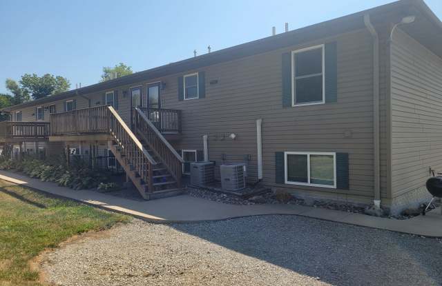 1002 South Adams Court - 1002 South Adams Court, Fairfield, IA 52556