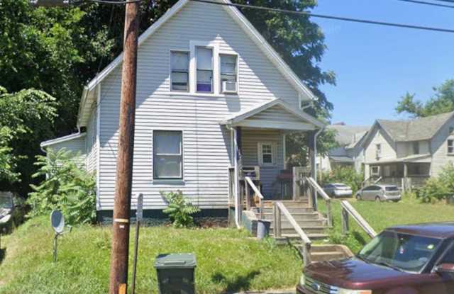 Charming 3-Bedroom Bungalow | Cozy, Affordable Convenient Living - 1015 Spring Avenue Northeast, Canton, OH 44704 Charming 3-Bedroom Bungalow | Cozy, Affordable Convenient Living - 1015 Spring Avenue Northeast, Canton, OH 44704