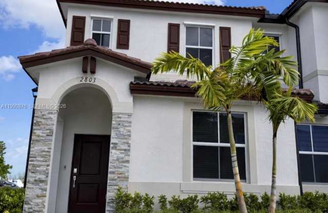 2803 Southeast 26th Avenue photos photos