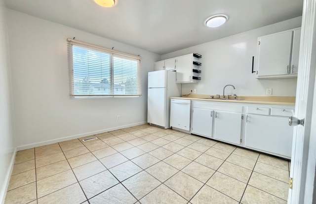 4 BEDROOM WEST JORDAN HOME | $2,295 | GARAGE + YARD + 2 LIVING AREAS Gallery 4