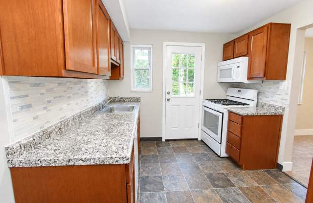949 SLEEPY HOLLOW ROAD Gallery 3