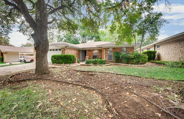 1516 Lexington Place - 1516 Lexington Place, Bedford, TX 76022