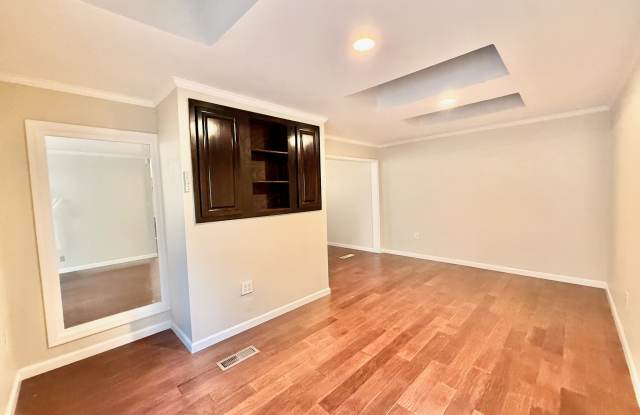2409 Hastings Drive Gallery 4
