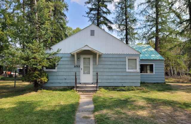 Great 3 bedroom, 2 bath home - 1011 Obrien Avenue, Whitefish, MT 59937