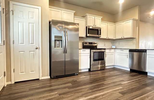949 East Sparrow Circle Gallery 3