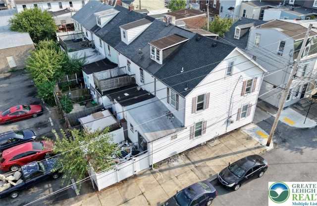 547 Silk Street Gallery 2
