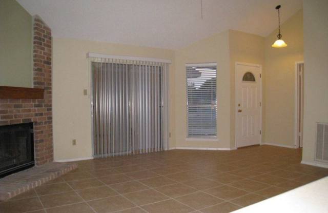 16819 Village Oak Loop Gallery 4