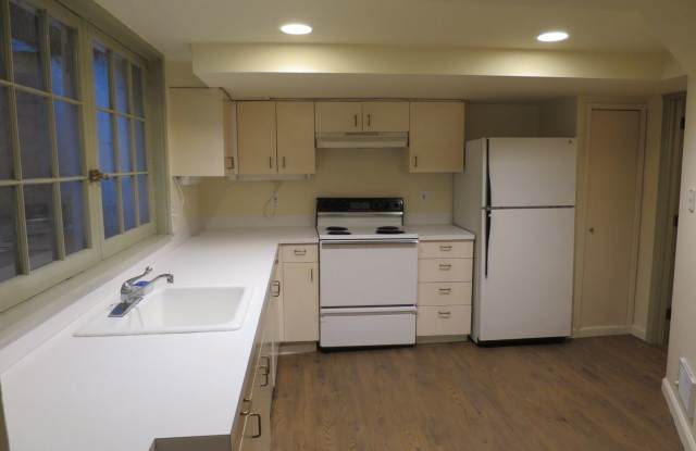 615 W Highland Drive (Lower unit) Gallery 4