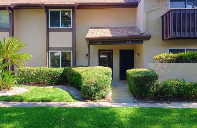 Beautifully Renovated 2-Bedroom Townhome in Clearwater photos photos