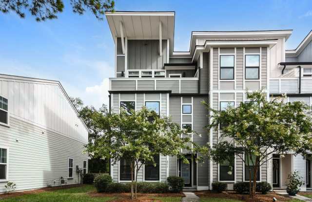 Fully Furnished 4 Bed 4.5 Bath Townhome in Mixson of North Charleston photos photos