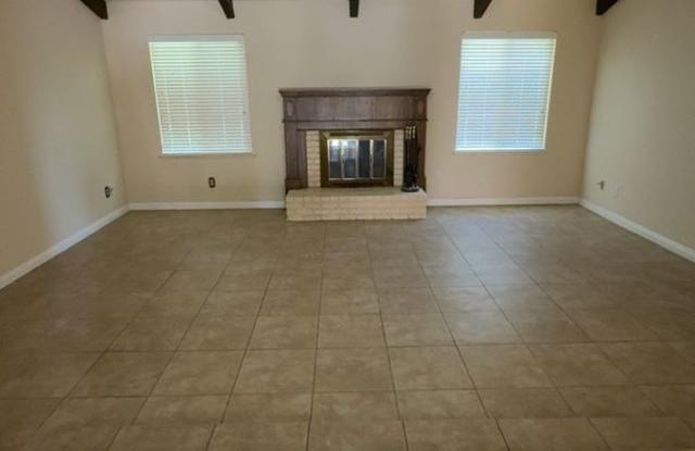 Beautiful old style home available in Visalia! Gallery 3