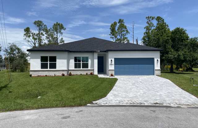 25248 Punta Madryn Ave - 25248 Punta Madryn Avenue, Charlotte County, FL 33983