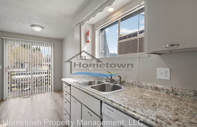 2422 N 8th St - 2422 North 8th Street, Coeur d'Alene, ID 83814