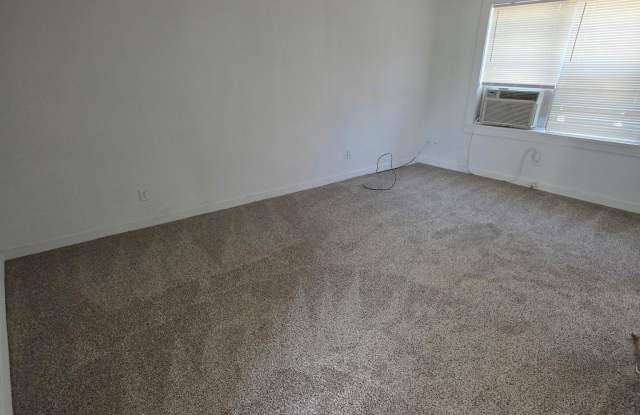 1008 Kavanaugh Boulevard photos photos