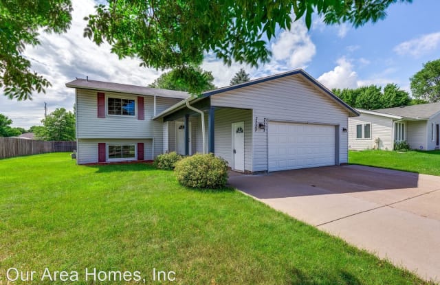 7737 Vincent Ave N - 7737 Vincent Avenue North, Brooklyn Park, MN 55444